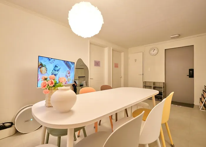 Young #3 # 5 Beds # Line 2 Line 5 Yeongdeungpo-gu Office Station #hongdae # Yeouido Appartement Seoel